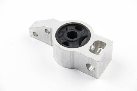 Фото 3 - Сайлентблок важеля BSG BSG 90-700-030 (BSG90700030)