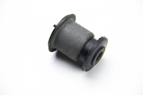 Фото 4 - Сайлентблок рычага BSG BSG 90-700-042 (BSG90700042)