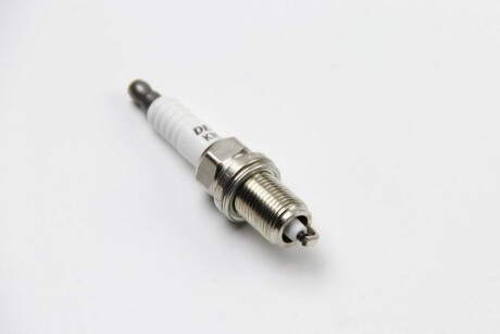Фото 7 - Свеча зажигания DENSO K16RU