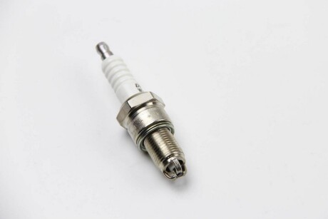 Фото 4 - Свічка запалювання DENSO W20EPB