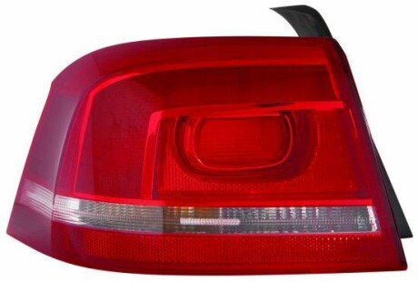 Vw passat 11/10- пра.зад.внеш., - патрон sed [прозрач/красн] - DEPO 441-19C2R-UE