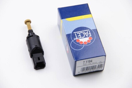 Фото 2 - Датчик стоп сигналу FACET 7.1194 (71194)