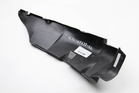 Подкрыльник передн. R Transit 01- (YC1516F572AE) - FORD 4C16 16F572 AA