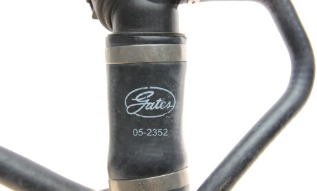 Фото 4 - Патрубок системы охлаждения Gates 05-2352 (052352)