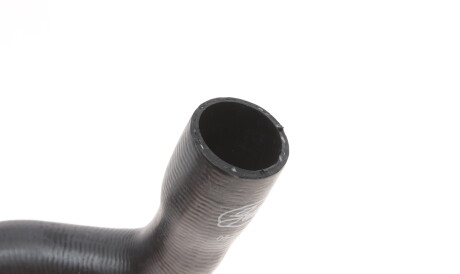 Фото 2 - Патрубок системы охлаждения Gates 05-2586 (052586)