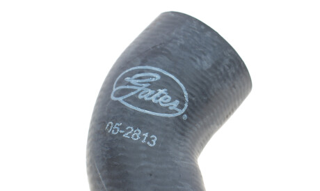 Фото 3 - Патрубок системы охлаждения Gates 05-2813 (052813)