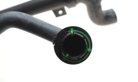 Фото 3 - Патрубок системы охлаждения Gates 3934