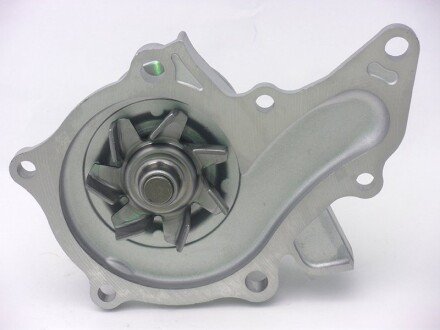 Фото 2 - Водяний насос GMB GWT-83A (GWT83A)