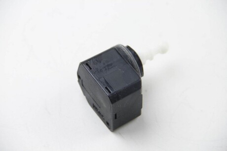 Фото 2 - Корректор фар HELLA 6NM008830-601 (6NM008830601)