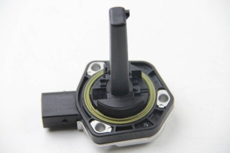 Фото 4 - Датчик керування двигуном HELLA 6PR008324101