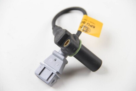 Фото 3 - Датчик коленвала HELLA 6PU009163521