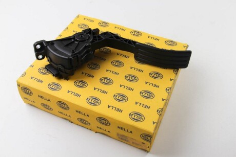 Фото 4 - Датчик управления двигателем HELLA 6PV010946-191 (6PV010946191)