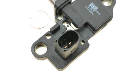 Фото 3 - Реле регулятора генератора HITACHI 130611