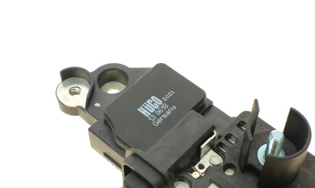 Фото 2 - Реле регулятора генератора HITACHI 130618