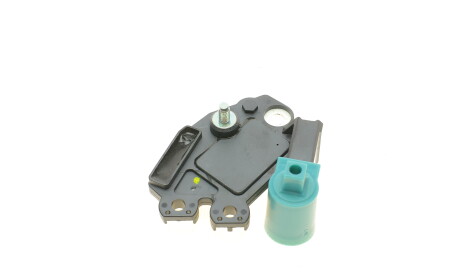 Фото 3 - Реле регулятора генератора HITACHI 130722