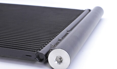 Фото 3 - Радіатор кондиціонера Knecht / Mahle AC 552 000S (AC552000S)