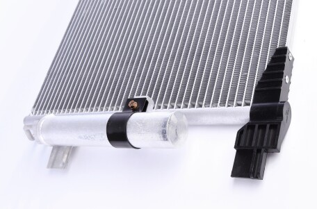 Фото 4 - Радіатор кондиціонера Knecht / Mahle AC 557 000S (AC557000S)