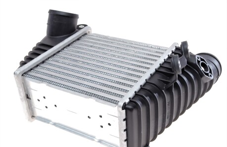 Фото 2 - Интеркулер Knecht / Mahle CI 22 000S (CI22000S)