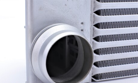 Фото 4 - Интеркулер Knecht / Mahle CI 79 000S (CI79000S)