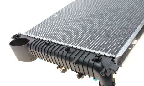 Фото 3 - Радиатор охлаждения двигателя Knecht / Mahle CR 302 000S (CR302000S)