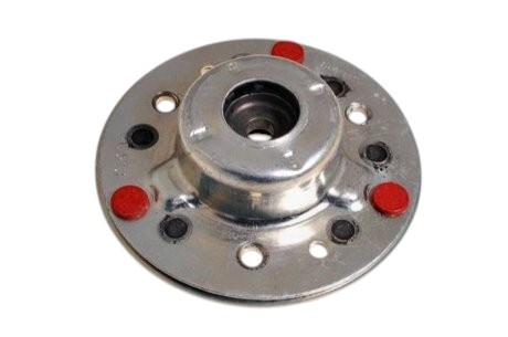 Кронштейн крепления мортизатора - ((LR085485, LR001134, LR032528)) LAND ROVER LR085485