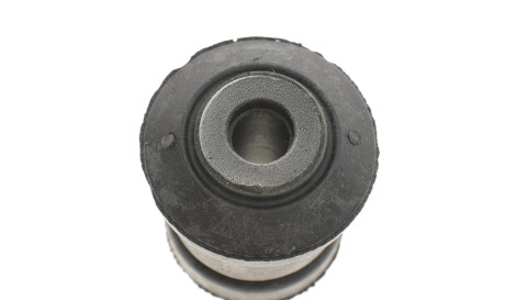 Фото 3 - Сайлентблок рычага LEMFORDER 26605 01 (2660501)