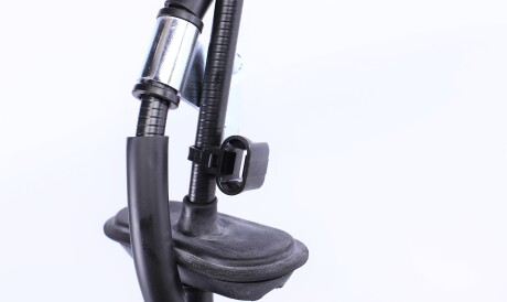 Фото 3 - Трос ручного тормоза LINEX 32.02.11 (320211)