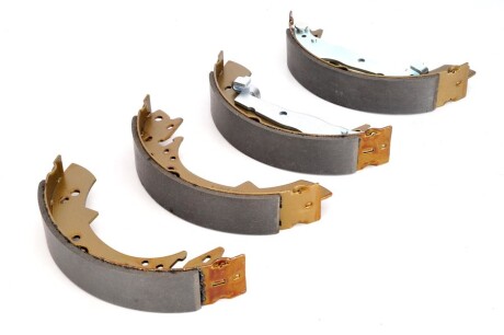 Комплект тормозных колодок - ((0060749883, 0060750467, 32778300, 33423054, 424156)) LPR 07350