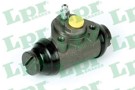 Гальмівний циліндр передн Лів/Прав SEAT 850 0.9 01.66-07.75 - ((4121621, 4374O63, 4374063)) LPR 4404