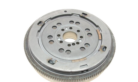 Фото 3 - Маховик LuK 415 0117 10 (415011710)