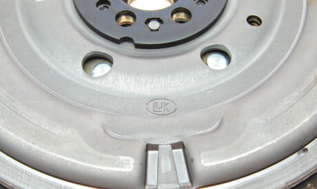 Фото 2 - Маховик LuK 415 0153 10 (415015310)