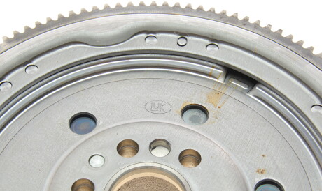 Фото 2 - Маховик LuK 415 0174 10 (415017410)