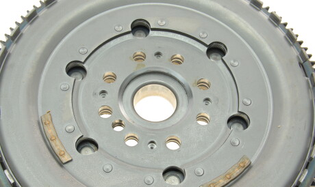 Фото 2 - Маховик LuK 415 0181 10 (415018110)