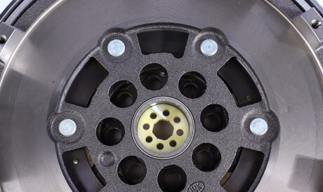 Фото 2 - Маховик LuK 415 0205 10 (415020510)