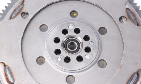 Фото 3 - Маховик LuK 415 0221 10