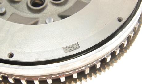 Фото 2 - Маховик LuK 415 0224 10