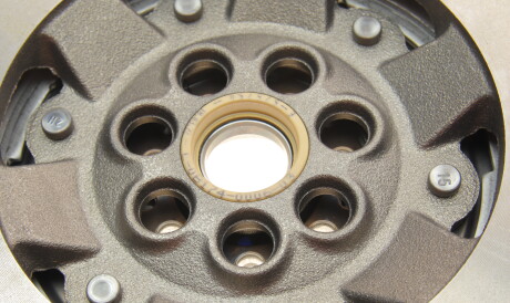 Фото 3 - Маховик LuK 415 0224 10