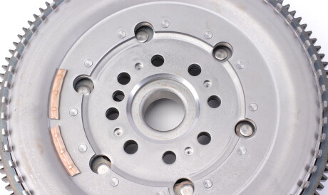 Фото 3 - Маховик LuK 415 0372 10 (415037210)