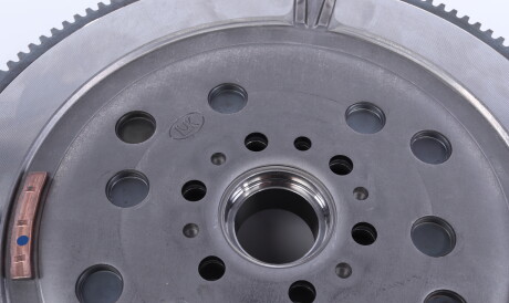 Фото 3 - Маховик LuK 415 0650 10 (415065010)