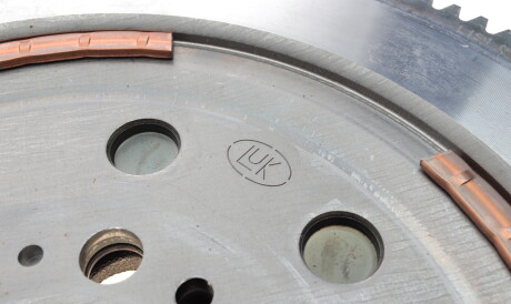 Фото 2 - Махове колесо (маховик) LuK 415 0724 10 (415072410)