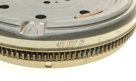 Фото 3 - Маховик LuK 415 0727 09 (415072709)