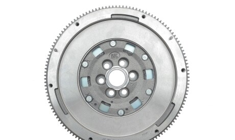 Демпфер сцепления VW Golf VII/VIII/Passat B8/Skoda Octavia III/IV 1.5 TSI 17- - LuK 415 0854 10