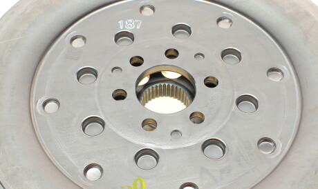 Фото 3 - Маховик LuK 415 0877 09 (415087709)