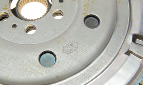 Фото 3 - Автозапчастина LuK 415 1038 09