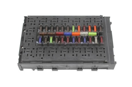 Блок запобіжників IVECO DAILY III 05.99-07.07 - MAGNETI MARELLI 000042411011