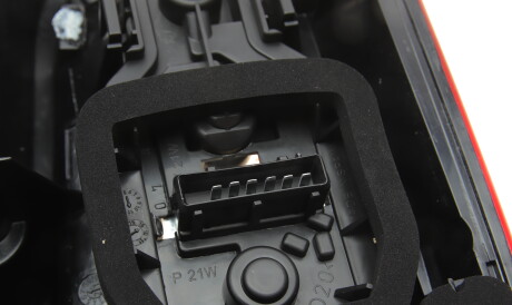 Фото 3 - Задній ліхтар MAGNETI MARELLI 714000028340