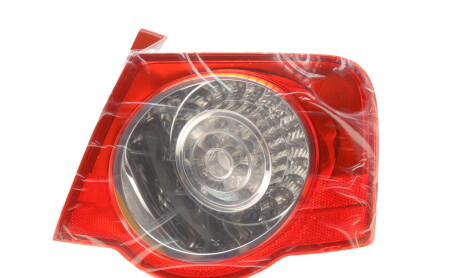 Фото 2 - Задній ліхтар MAGNETI MARELLI 714027570811