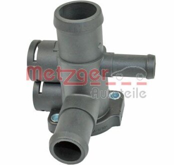 Фланець системи охолодження VW T4 2.0/Golf/Passat/Jetta 1.8 82-03 - (037121133C) METZGER 4010051
