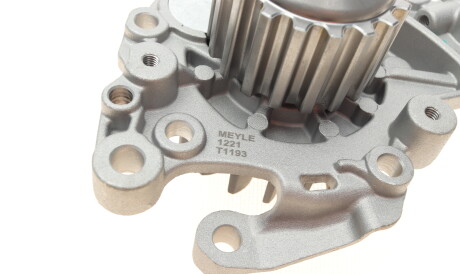 Фото 3 - Водяной насос MEYLE 11-13 220 0028 (11132200028)