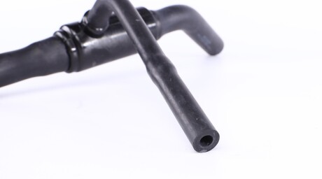 Фото 2 - Патрубок системы охлаждения MEYLE 119 121 0068